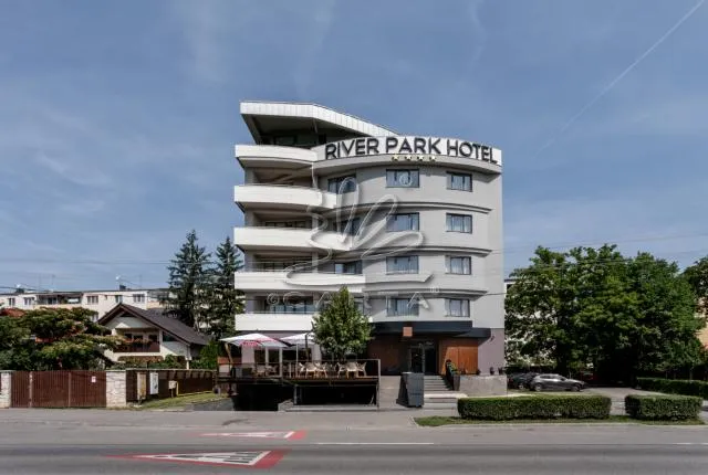 Hotel RIVER PARK