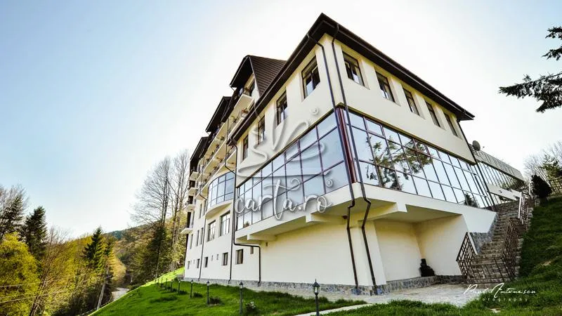 Hotel VALEA CU PESTI